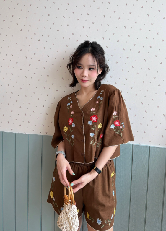 Womens Thailand BLOOMIE SET 🌼🤎 White / Brown ONE SIZE